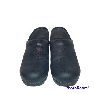 Dansko Pro XP Black Tooled Leather Floral Clogs Size 42